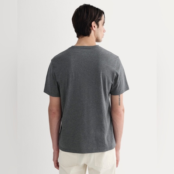 Everlane Men's Charcoal Gray The Essential Organic V-Neck Tee Size Large - Picture 4 of 12